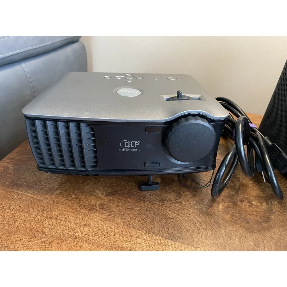Dell 1800MP DLP Projector 3x Power Cords, Remote, Cable, Carry Case